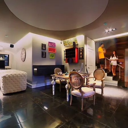 Upper House Hotel 3*