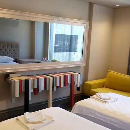 Upper House Hotel 3*