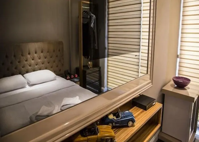 Upper House Hotel 4*